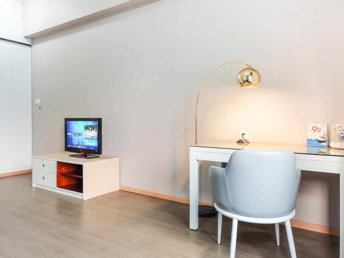 Qingdao Jinshan We+ Holiday Apartment Exteriör bild